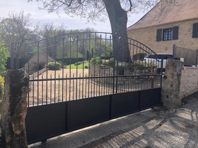 Agreable Chambre D Hote Avec Piscine Et Jacuzzi Thégra Eksteriør bilde